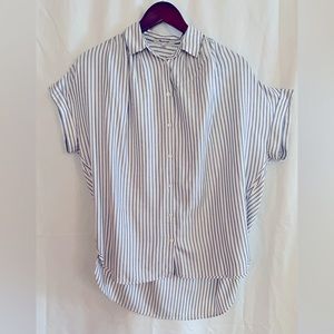 Madewell signature poplin short sleeve blouse, color blue/white  stripes, XS